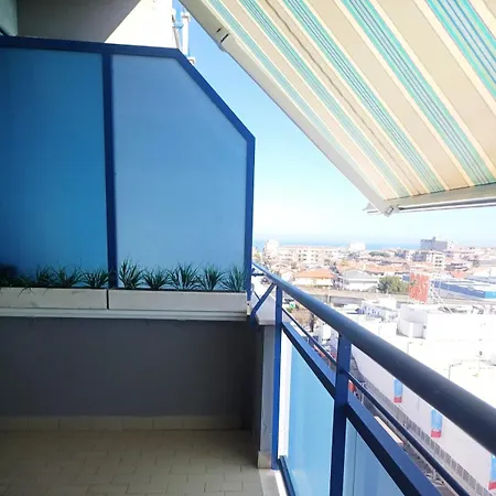 Attico Luminoso I Colori Del Sole Lägenhet *